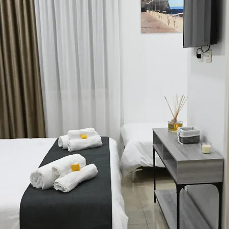 Alojamento de Acomodação e Pequeno-almoço Solymar Nápoles