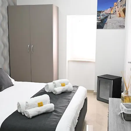 Solymar 4* Νάπολη